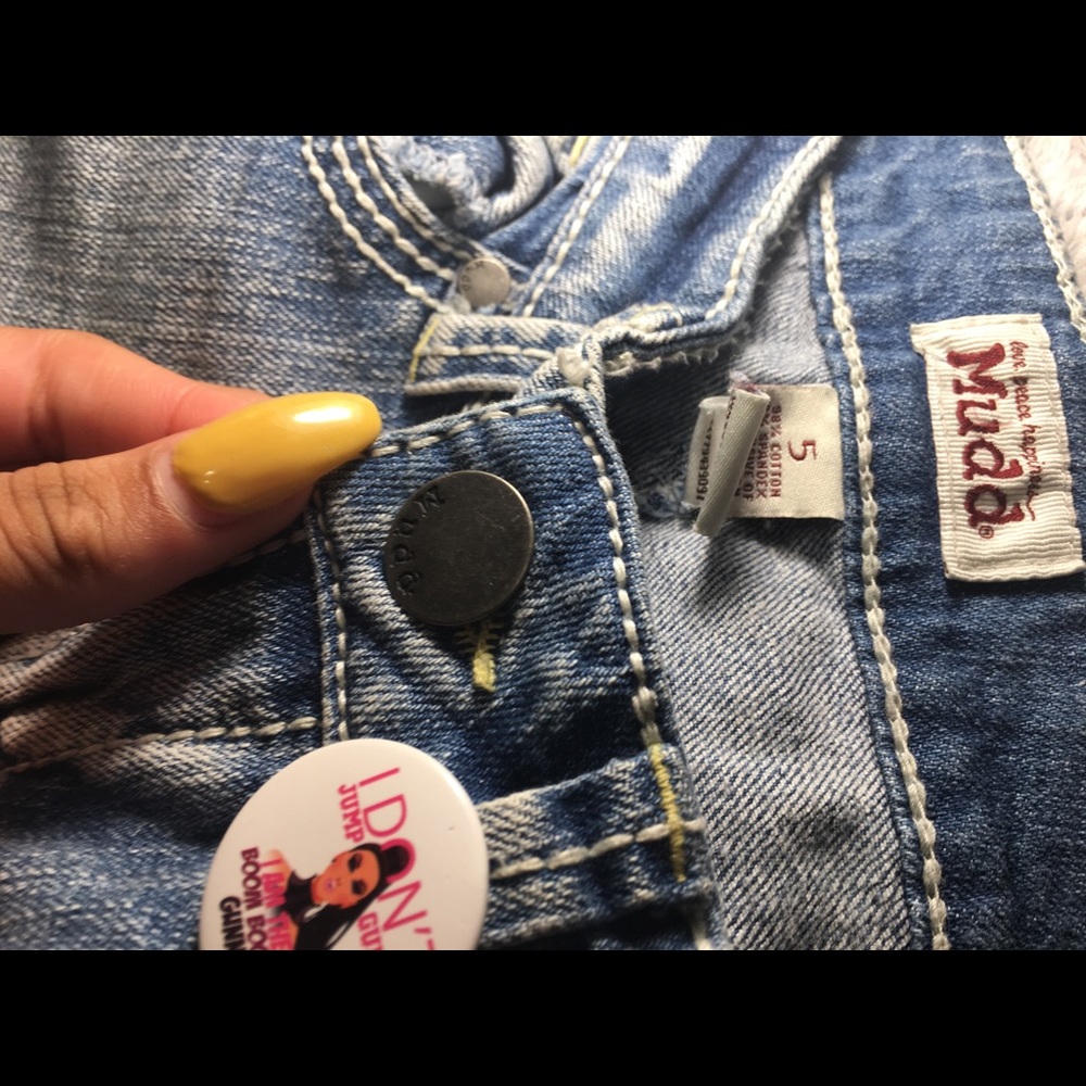 Vintage early 2000‘s boot cut jeans.